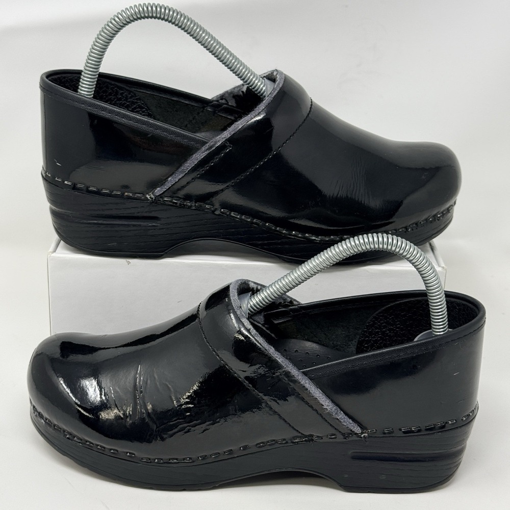 Dansko Professional Black Patent Leather Clogs EU 39 US 8.5-9 Women Slip On Shoe